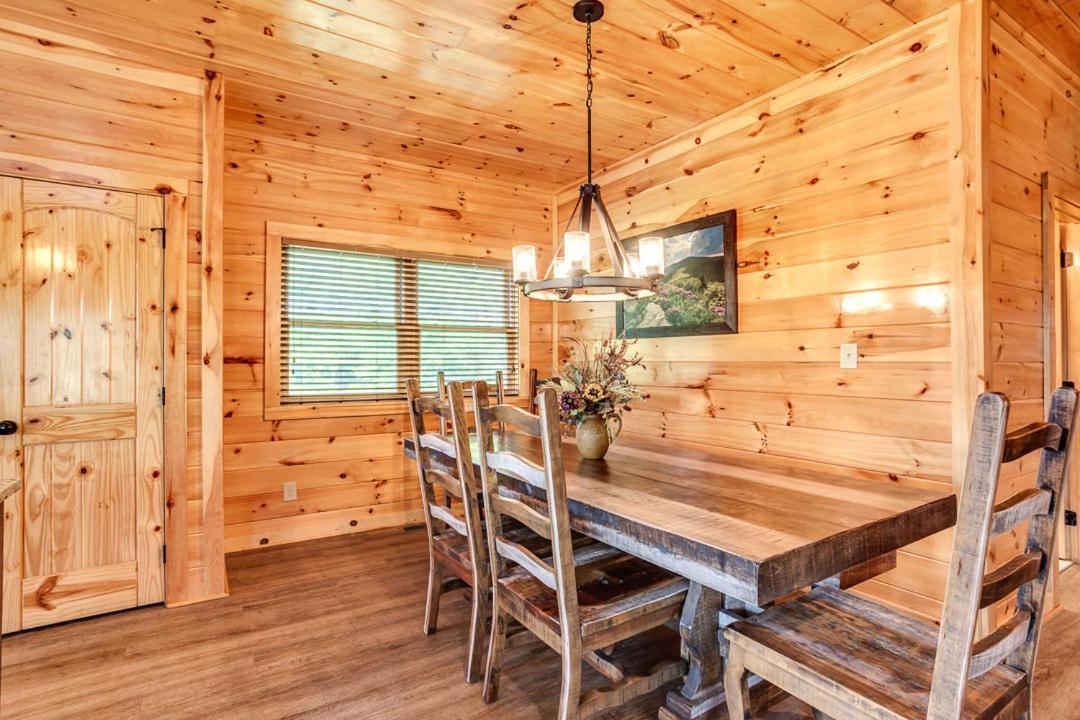 Gatlinburg Cabin With Private Hot Tub By Staycating Exterior foto
