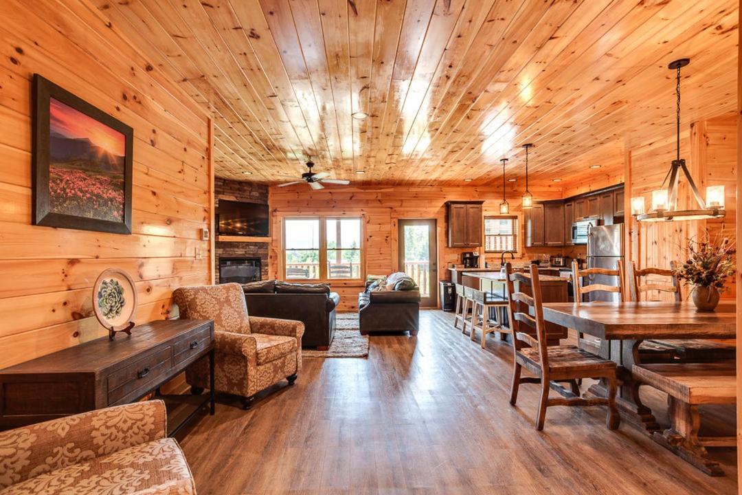 Gatlinburg Cabin With Private Hot Tub By Staycating Exterior foto