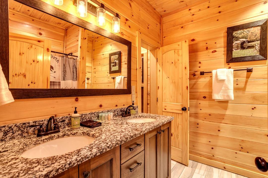 Gatlinburg Cabin With Private Hot Tub By Staycating Exterior foto